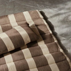 Ferm LIVING | Strand Outdoor Quilted Mattress - Carob Brown/Parchment 3 Ferm LIVING | Strand Outdoor Quilted Mattress - Carob Brown/Parchment -Home Product Store 1104269089 10 1440x 23212348 3478 451b b194 cbef6c3907a7