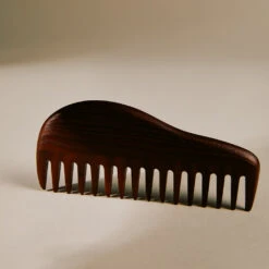 Ferm LIVING | Cairn Comb - Dark Brown -Home Product Store Earl of East Christmas Gifting For Beauty 44 1 FERMLIVING CAIRNCOMB DARKBROWN 1