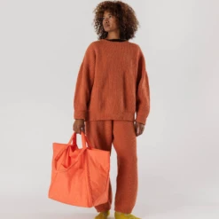 Baggu | Travel Cloud Bag - Nasturtium Coral -Home Product Store earl of east baggu bag orange1