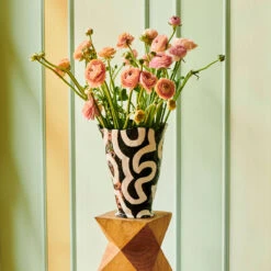 Hay | Jessica Hans Shadow Vase - Black & White -Home Product Store earl of east hay jessica hans shadow vase 2